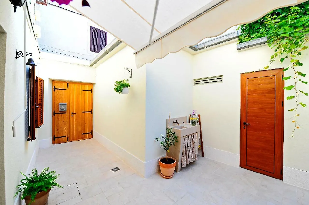 Luxury Apartment Dvor Split