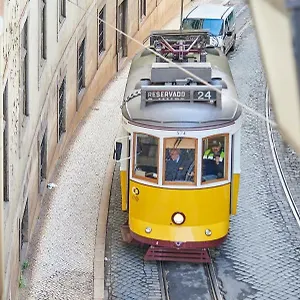 https://modern-apartment-calcada-sao-francisco-ii.hotels-lisbon-portugal.com